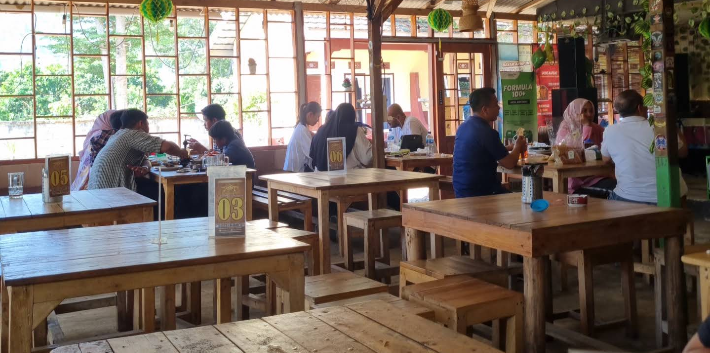 Area Saung Santai